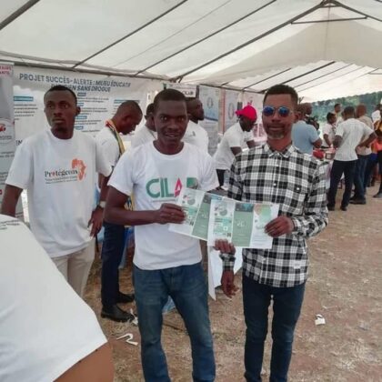 Stand de l’association sous chapiteau à Bondoukou